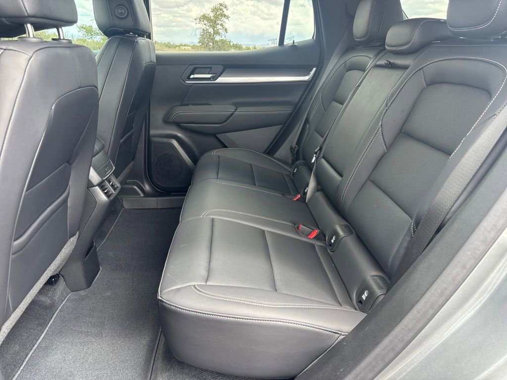 Used 2025 GMC Terrain Elevation w/ Elevation Premium Package AWD/4WD image 11