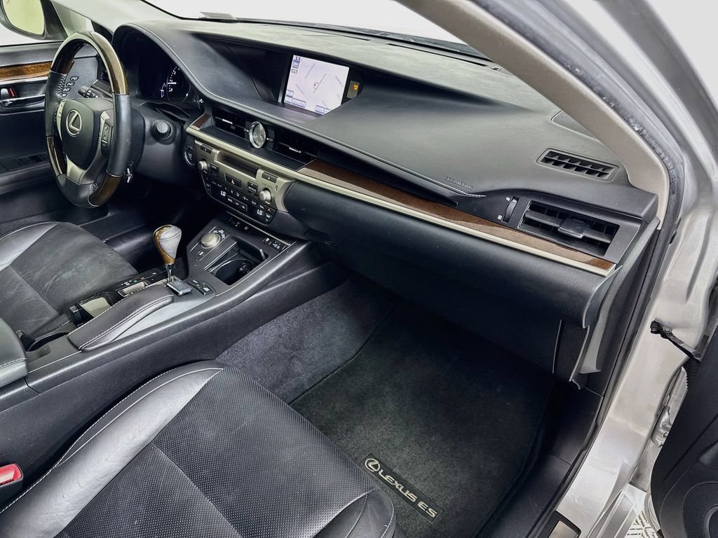 Used 2014 Lexus ES 350 w/ Luxury Package FWD image 31