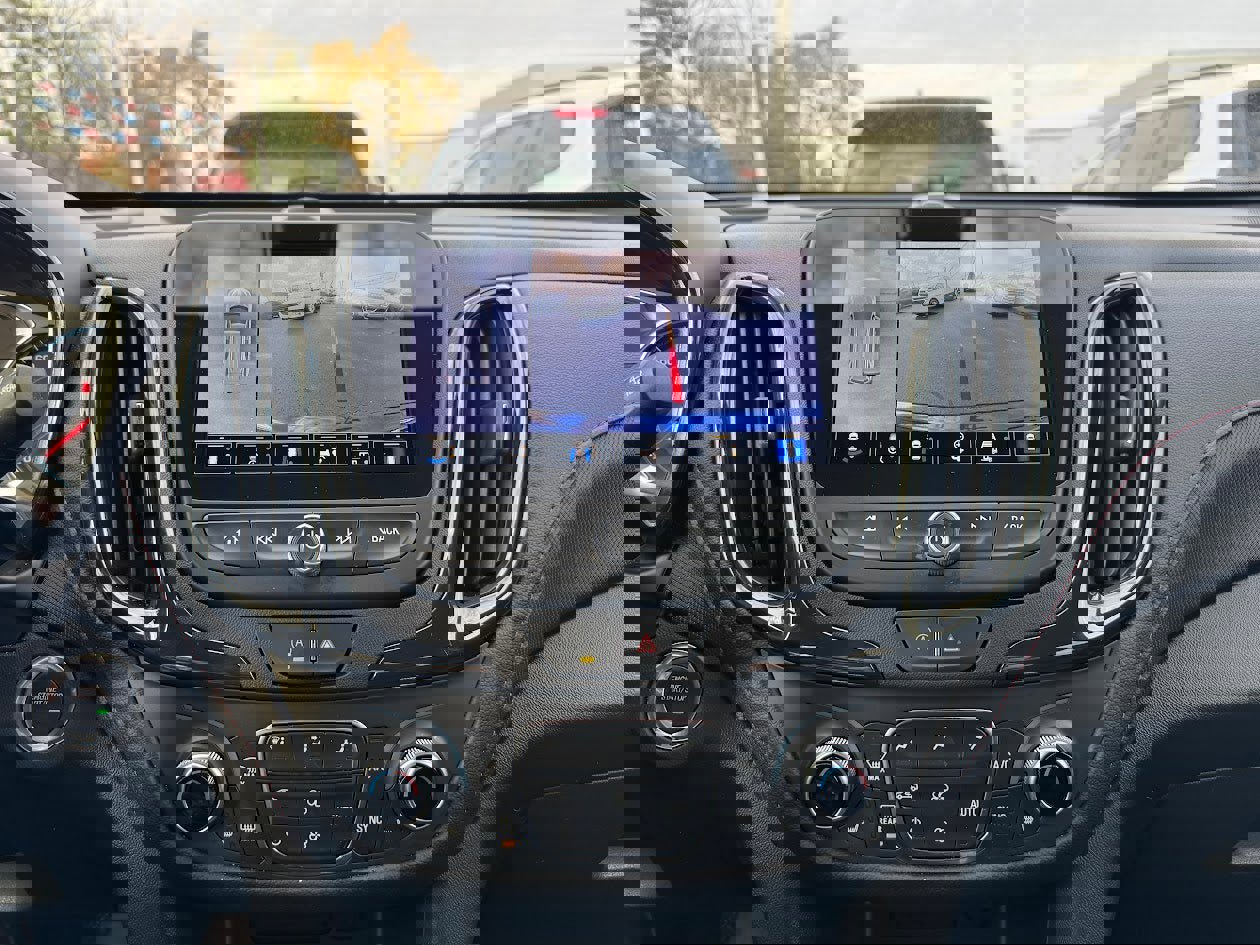 Used 2022 Chevrolet Equinox RS w/ Infotainment Package image 14