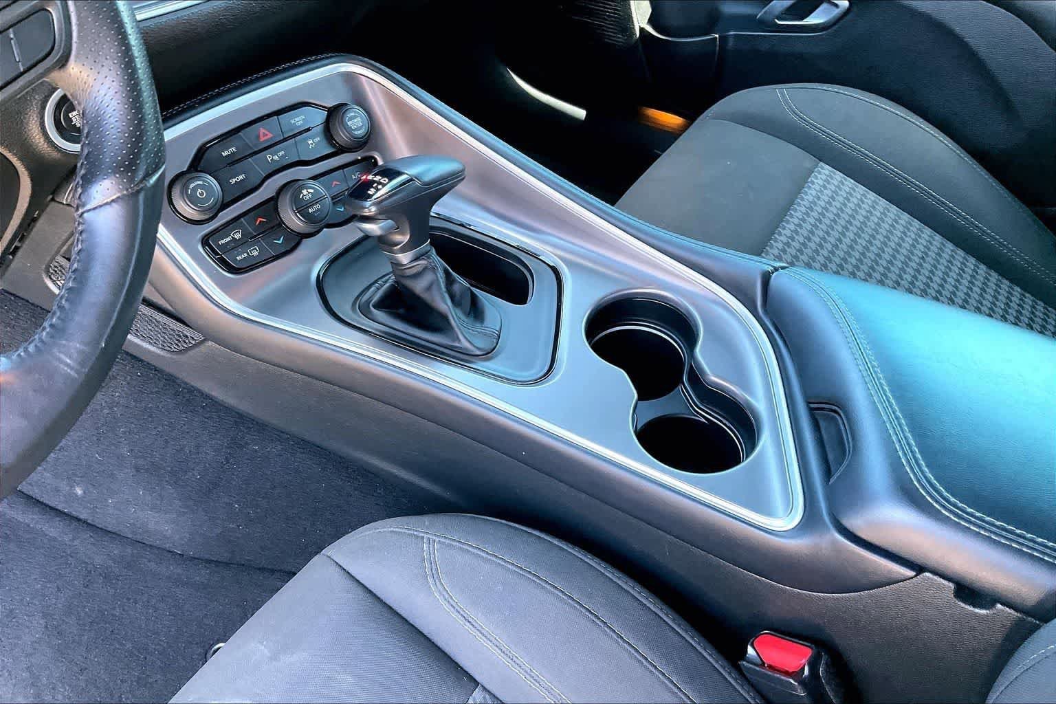 Used 2021 Dodge Challenger SXT w/ Driver Convenience Group RWD image 13