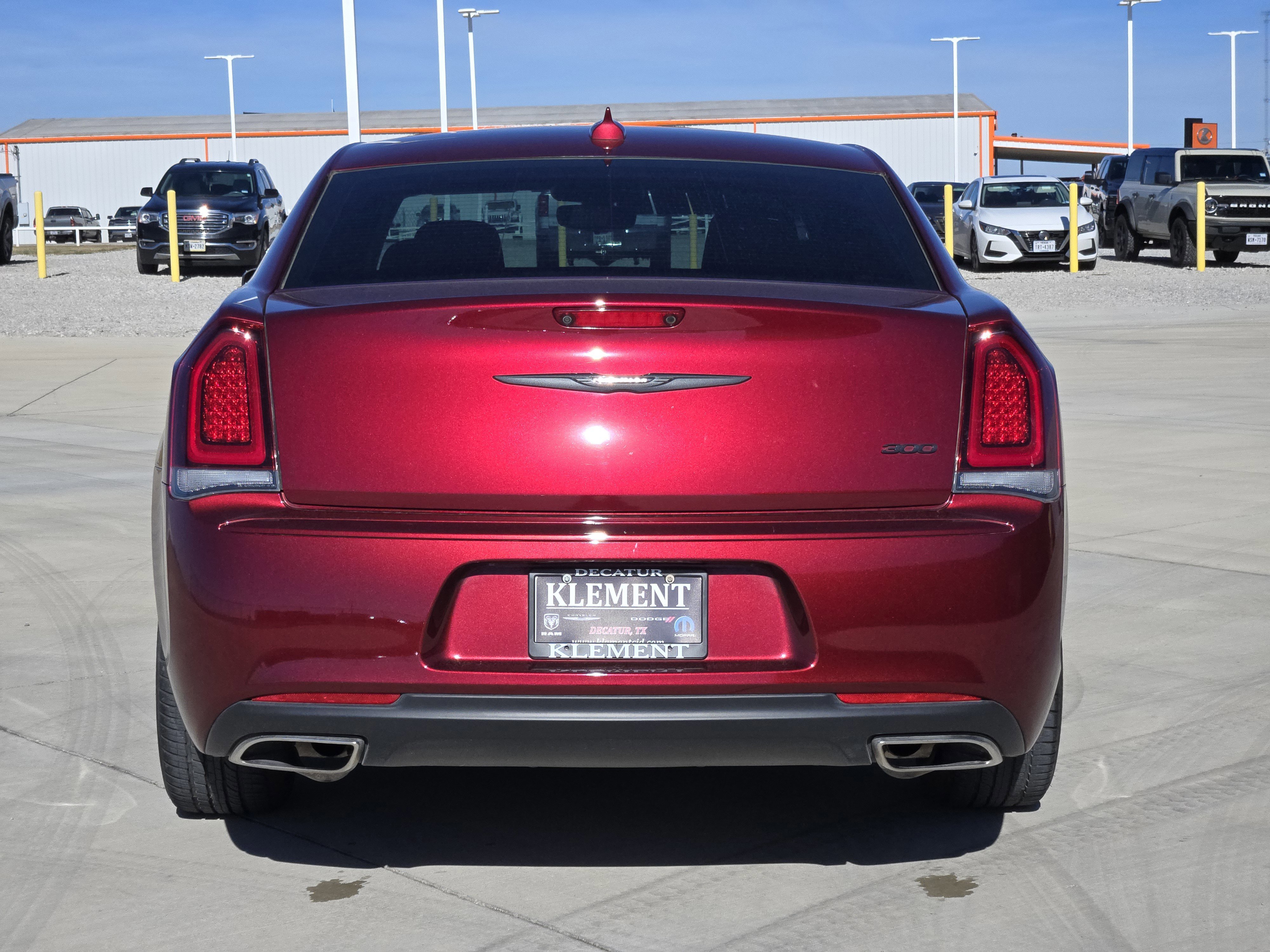 Used 2023 Chrysler 300 Touring w/ Sport Appearance Package image 6