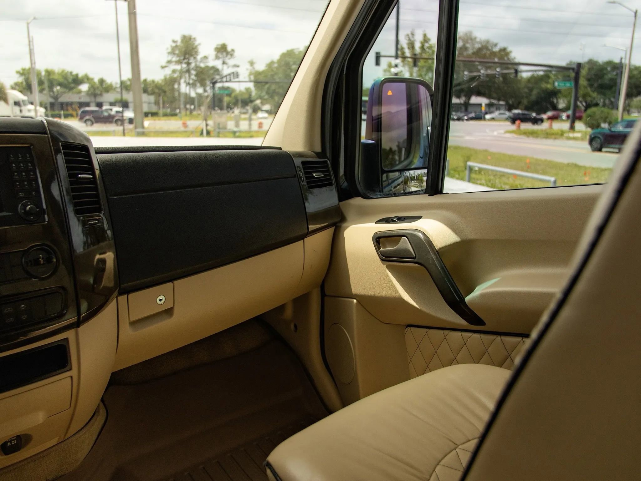 Used 2017 Mercedes-Benz Sprinter 3500 w/ Active Safety Plus Package image 60