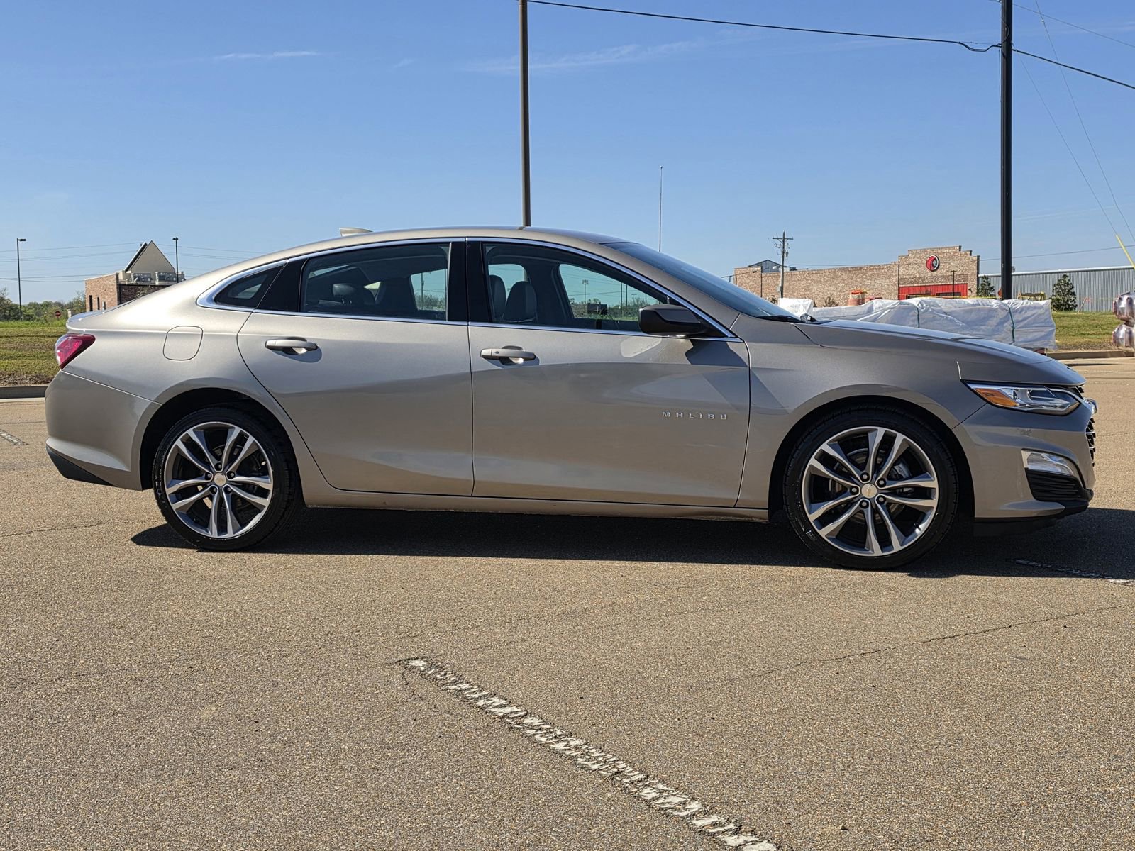 Used 2024 Chevrolet Malibu LT image 4