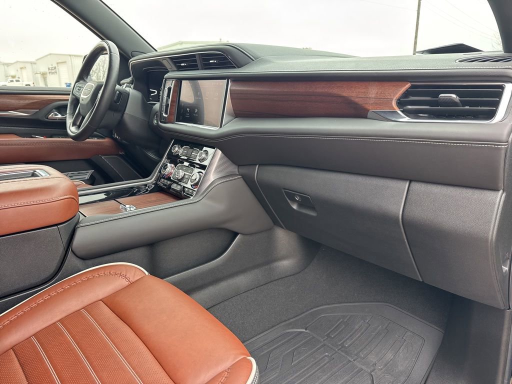 Used 2024 GMC Yukon XL Denali Ultimate w/ LPO, Illumination Package image 56