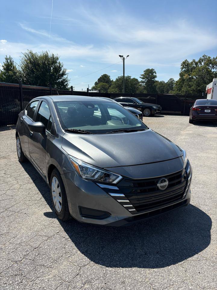 Used 2023 Nissan Versa S w/ Trunk Package FWD image 3