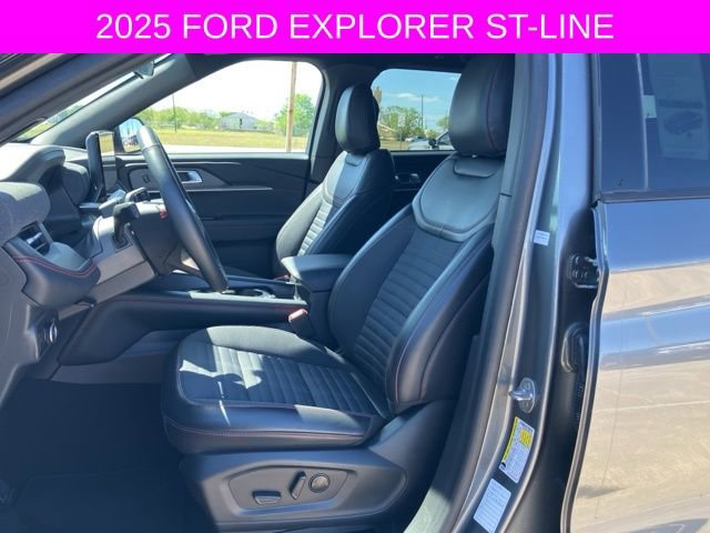 Used 2025 Ford Explorer ST-Line w/ ST-Line Street Pack AWD/4WD image 24