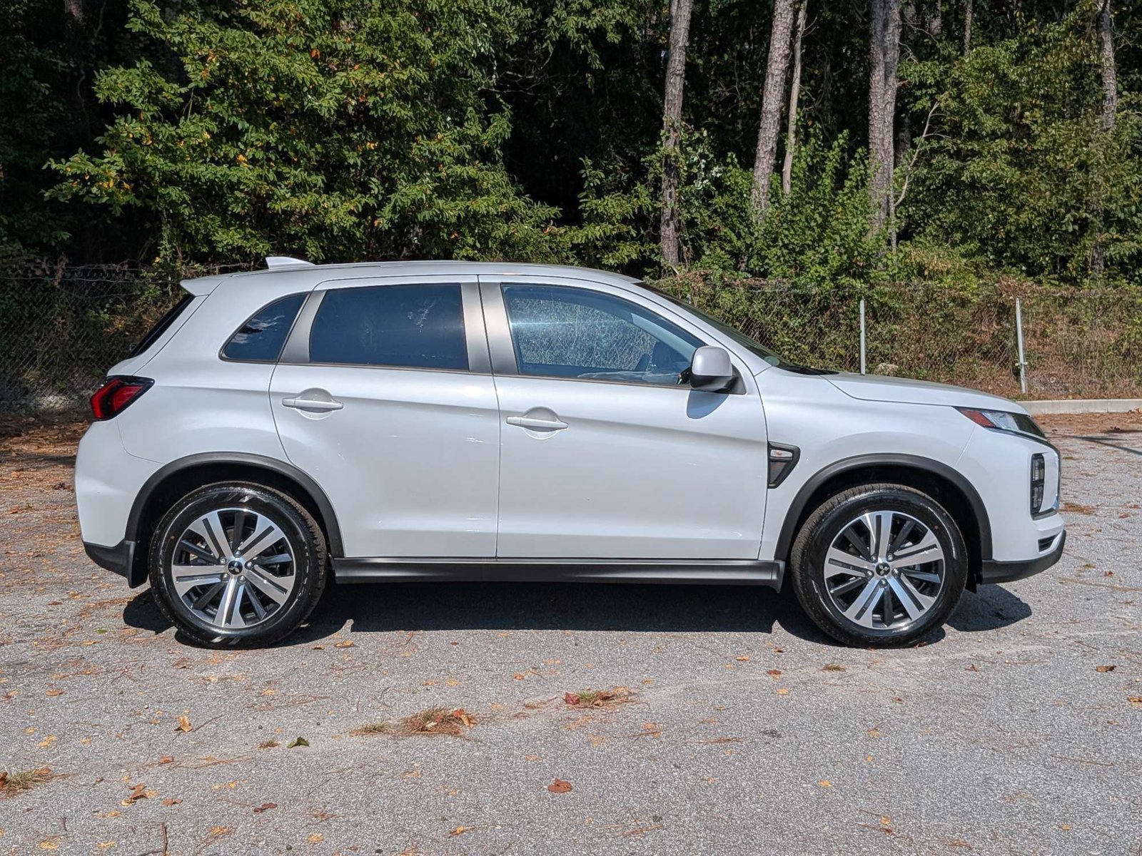 New 2027 Mitsubishi Outlander Sport ES FWD image 3