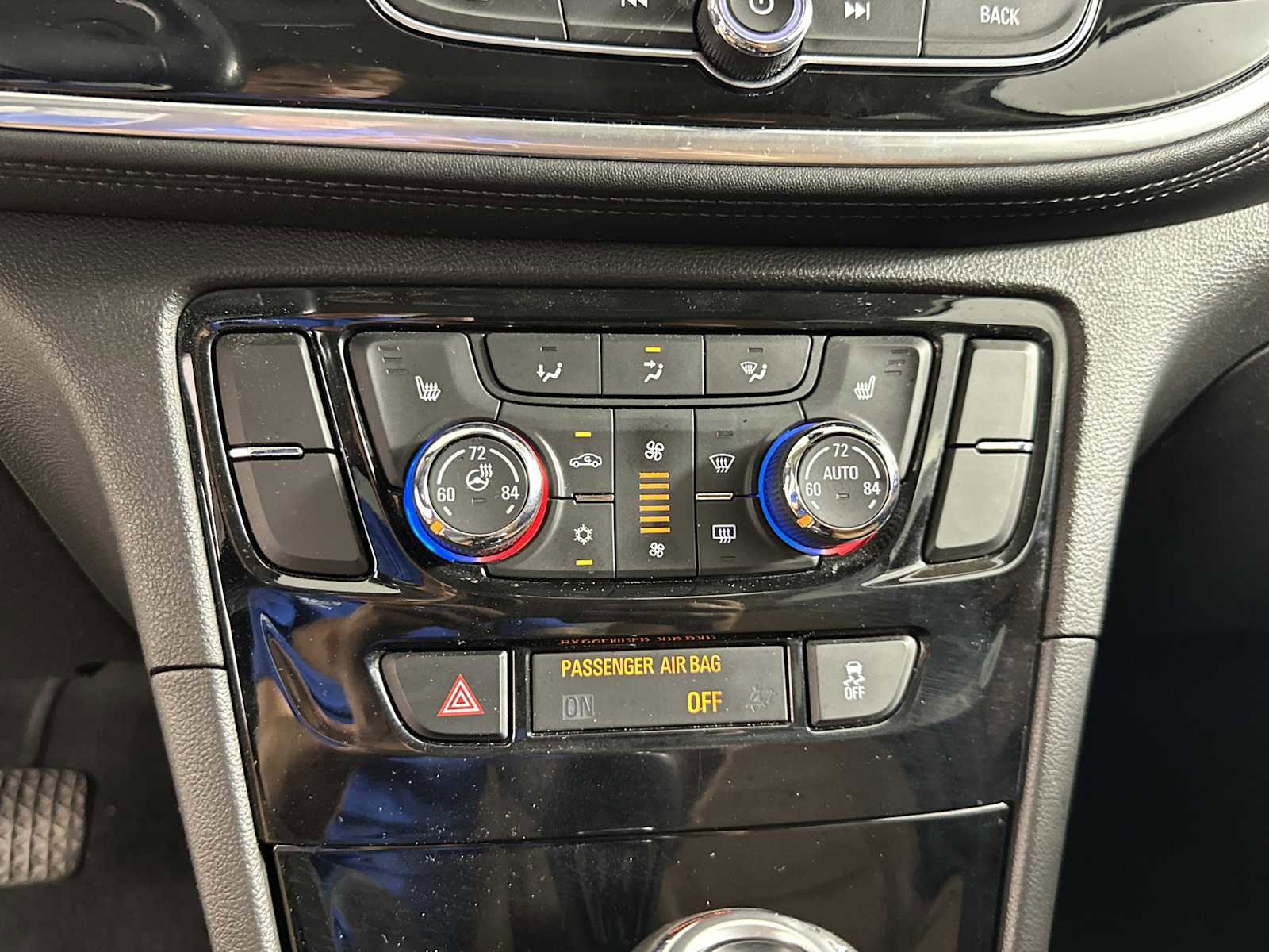 Used 2019 Buick Encore Essence w/ Experience Buick Package FWD image 21