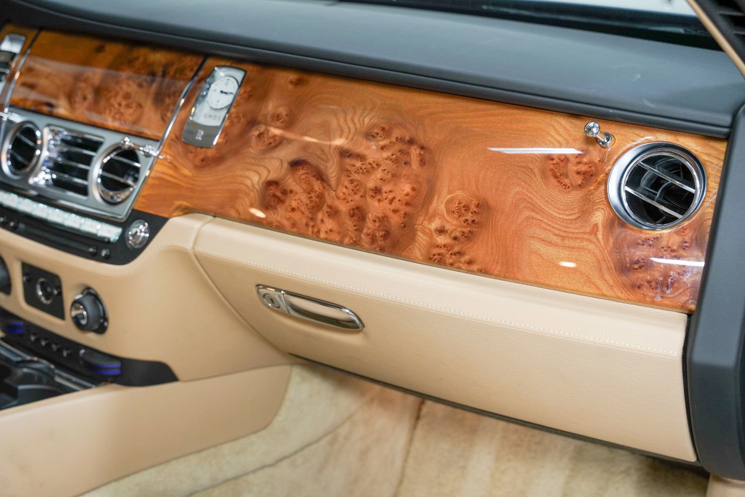 Used 2011 Rolls-Royce Ghost RWD image 30