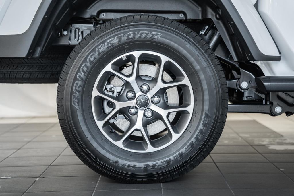 New 2025 Jeep Gladiator Sport image 17