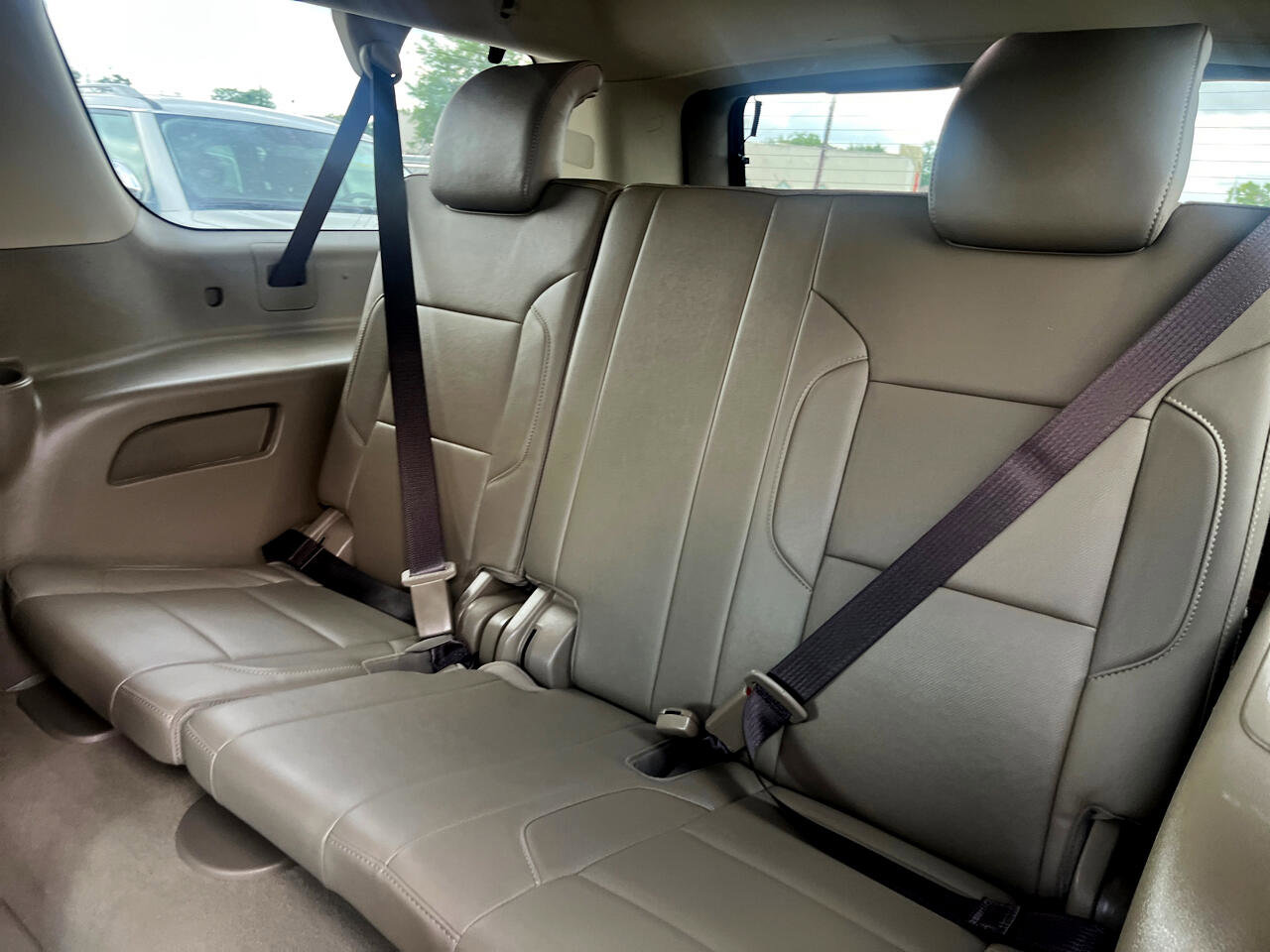 Used 2020 Chevrolet Suburban Premier AWD/4WD image 17