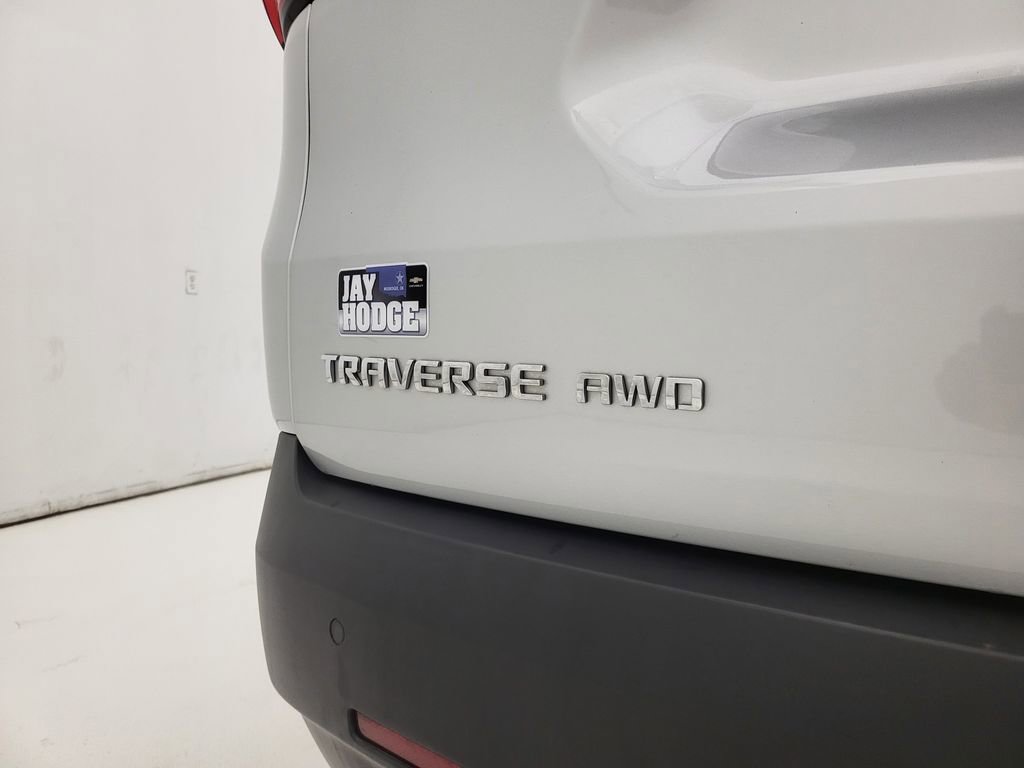 Used 2022 Chevrolet Traverse LT image 26