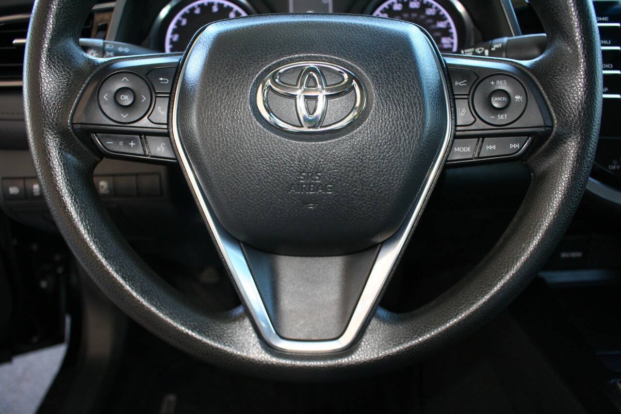 Used 2020 Toyota Camry LE w/ Convenience Package FWD image 17