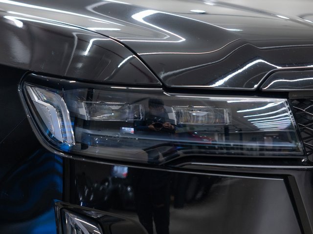 Used 2024 Cadillac Escalade Sport Platinum w/ Heavy-Duty Trailer Package image 8