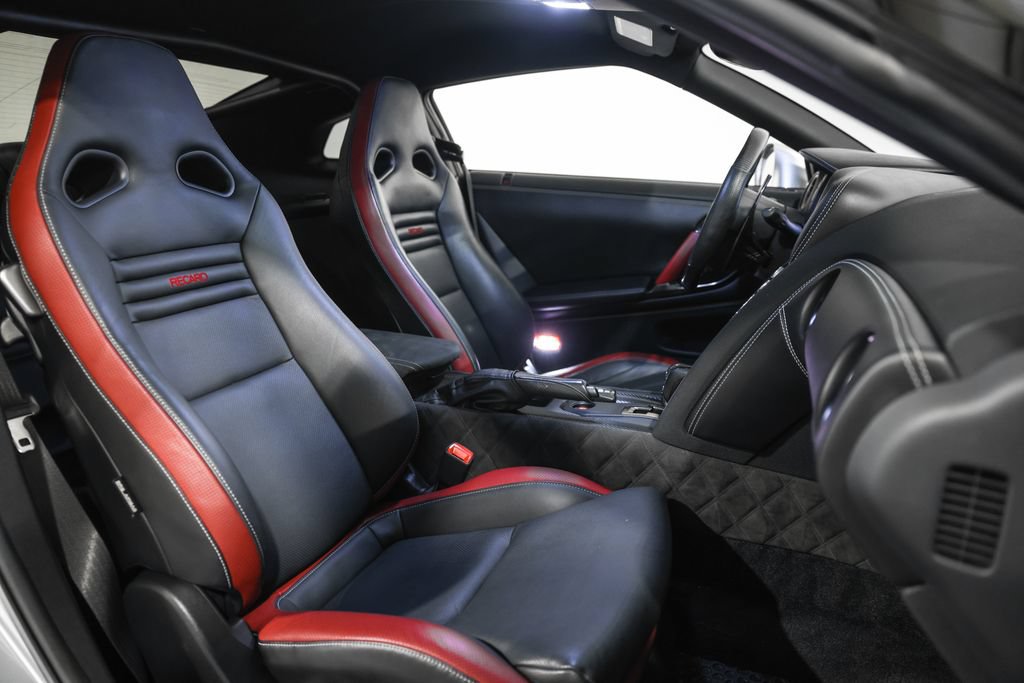 Used 2015 Nissan GT-R Black Edition AWD/4WD image 23