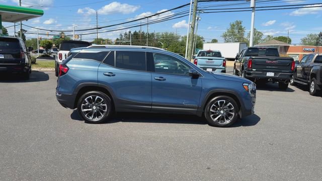 Used 2024 GMC Terrain SLT w/ Infotainment Package II AWD/4WD image 9