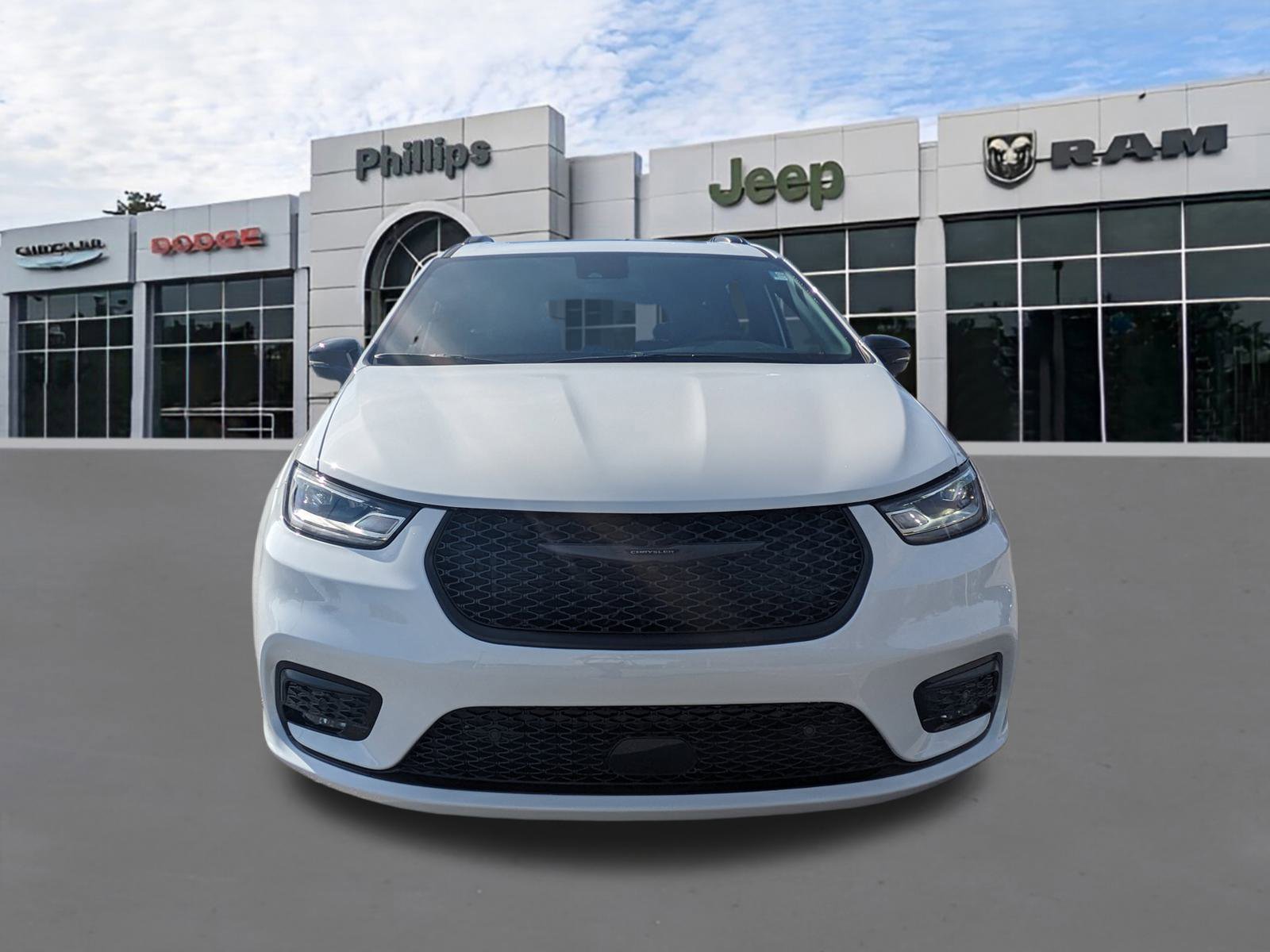 New 2026 Chrysler Pacifica Limited w/ S Appearance Package image 9