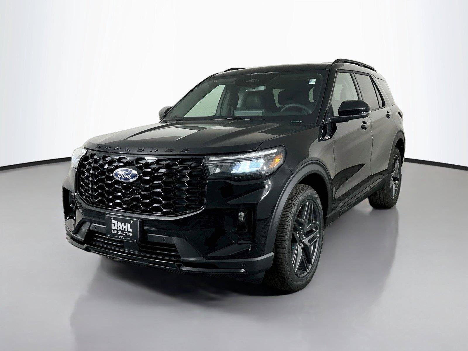 New 2026 Ford Explorer ST-Line w/ ST-Line Street Pack AWD/4WD image 4