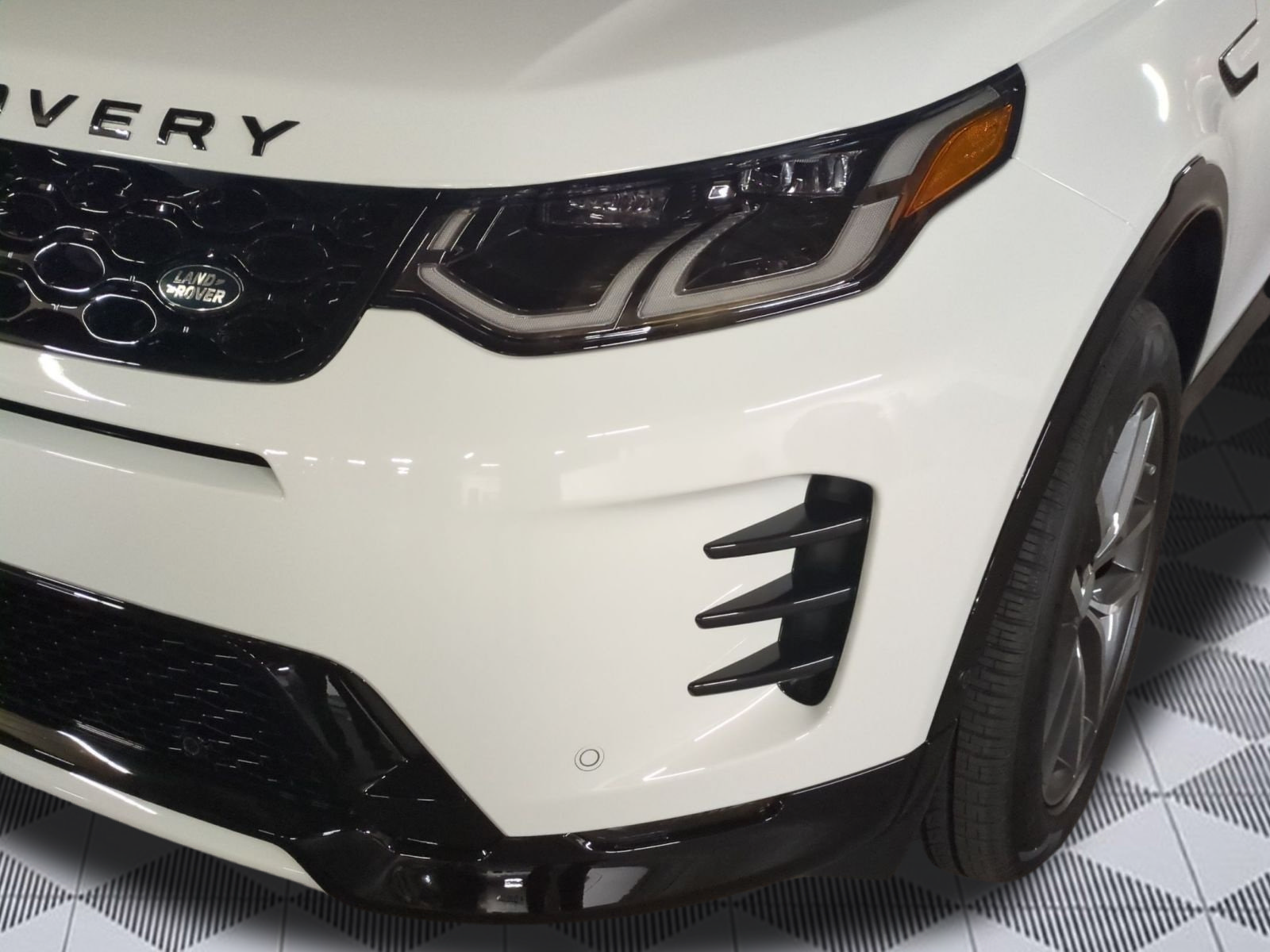 New 2026 Land Rover Discovery Sport Landmark AWD/4WD image 10