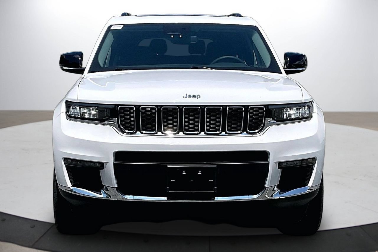 Used 2023 Jeep Grand Cherokee L Limited AWD/4WD image 3