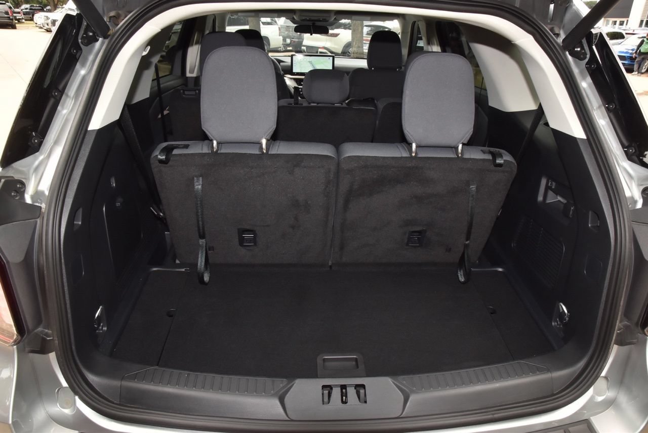 Certified 2025 Ford Explorer Active RWD image 36