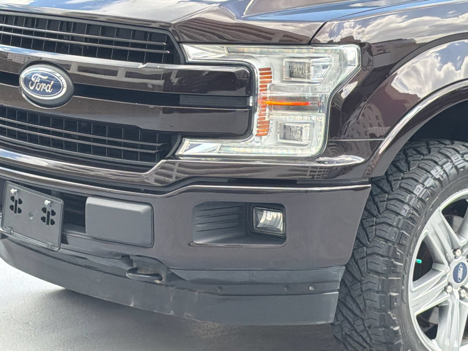 Used 2019 Ford F150 Lariat w/ Equipment Group 502A Luxury AWD/4WD image 2
