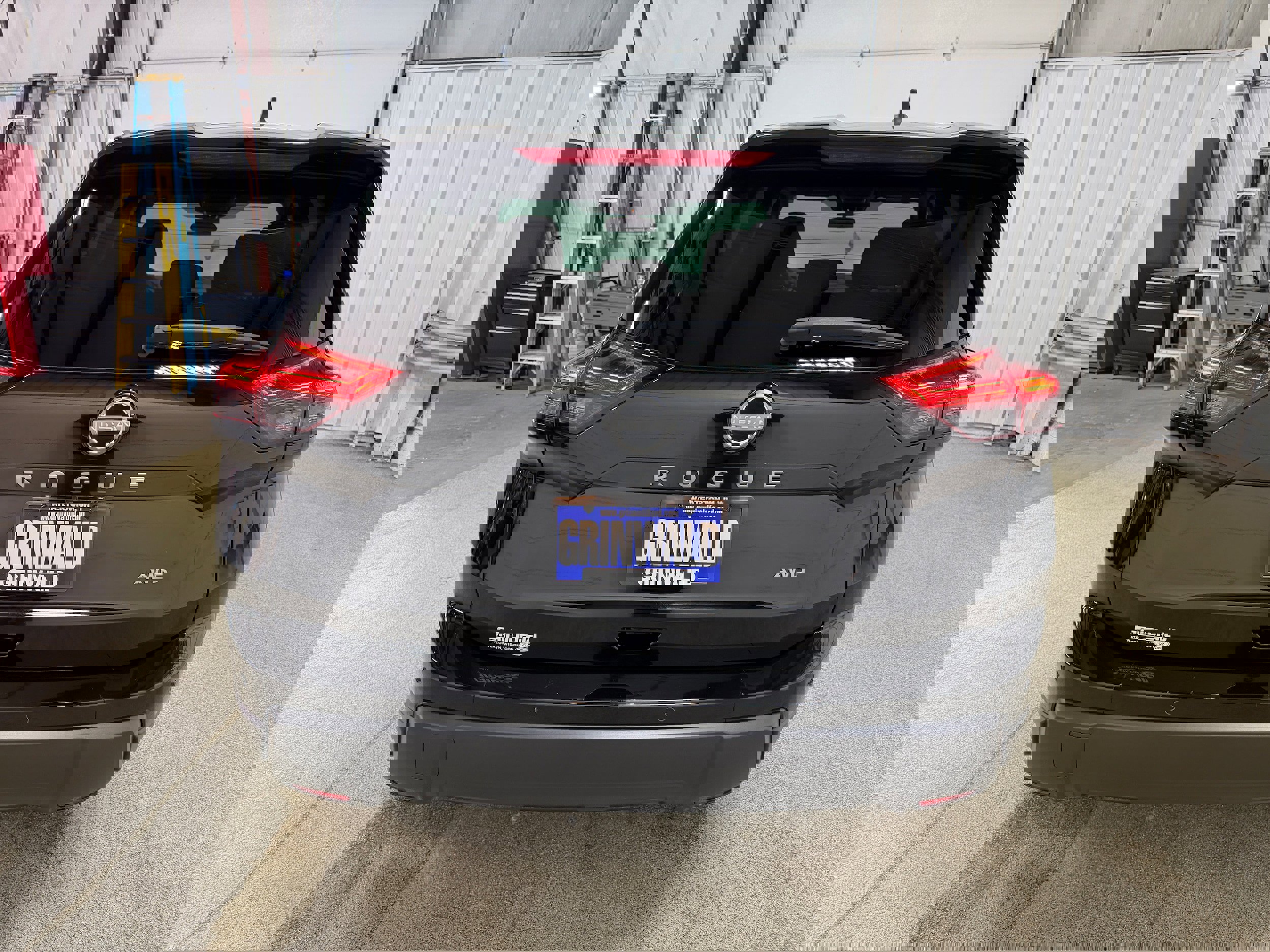 Used 2024 Nissan Rogue S image 24