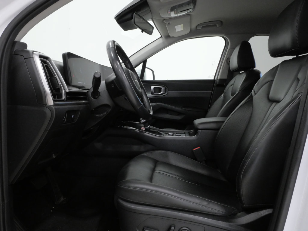 Used 2024 Kia Sorento S FWD image 12
