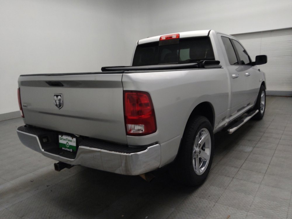 Used 2017 RAM 1500 Classic SLT image 9