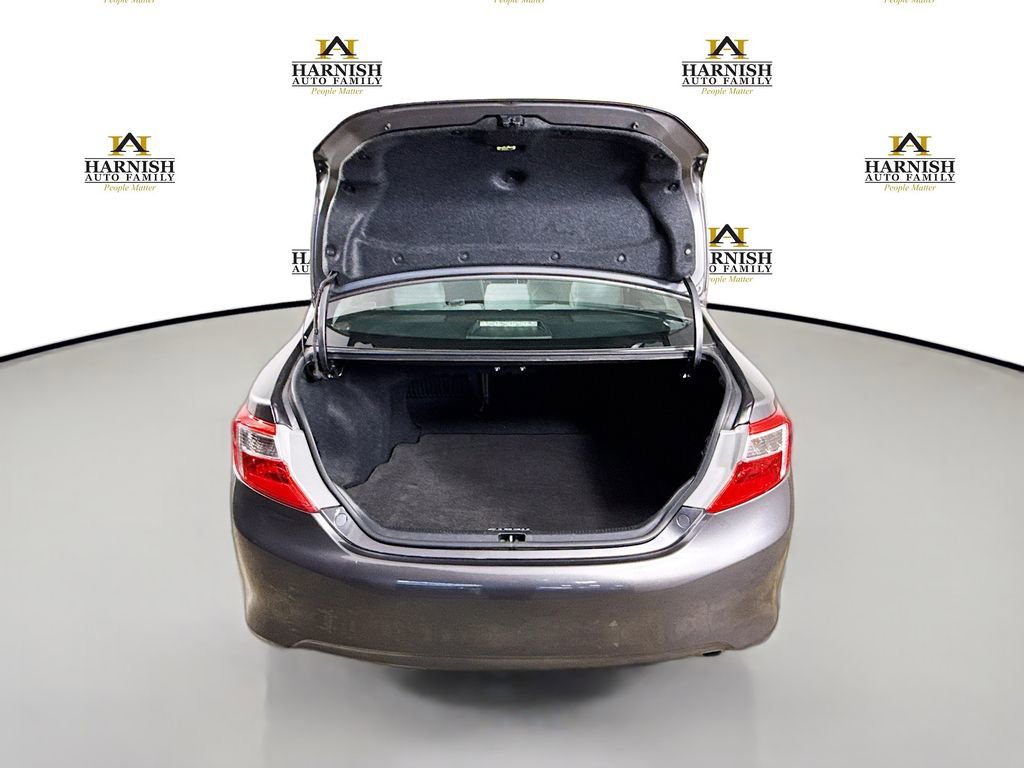 Used 2013 Toyota Camry LE FWD image 27