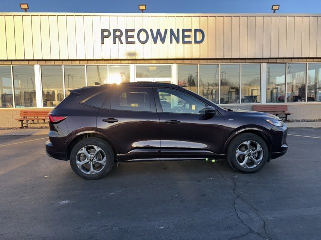 Certified 2023 Ford Escape ST-Line w/ Tech Pack #1 AWD/4WD image 2