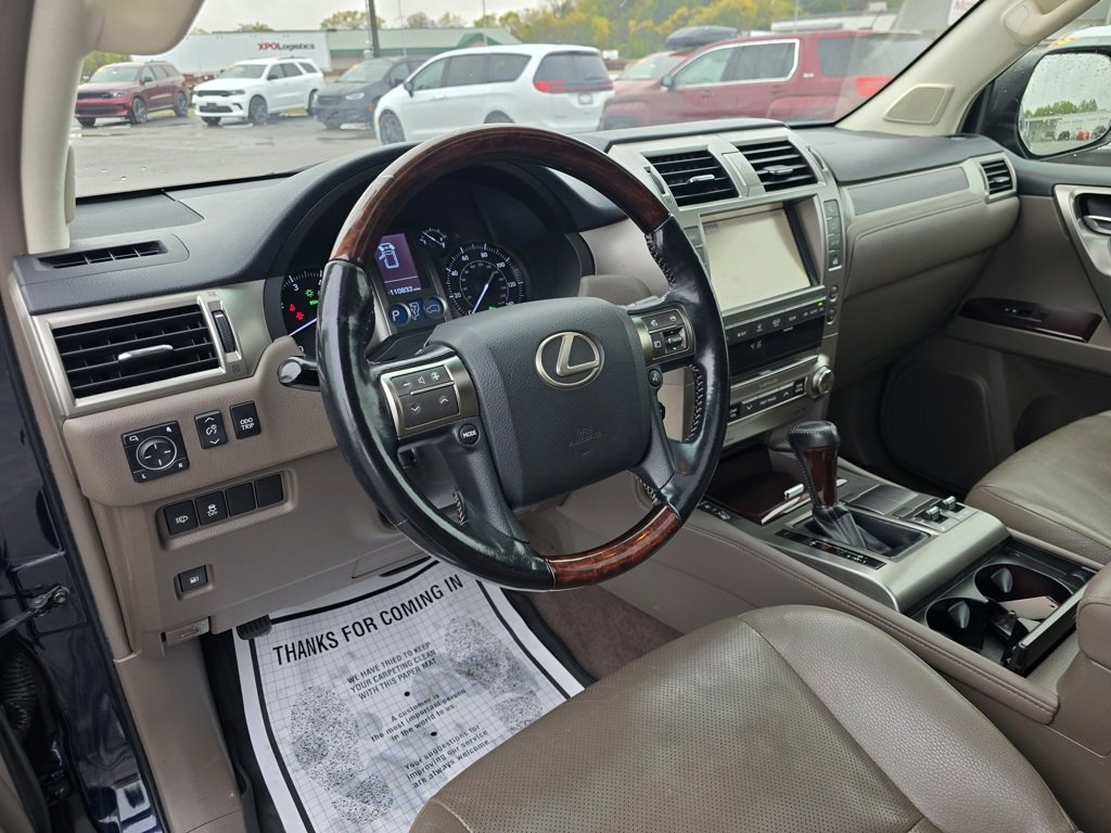 Used 2017 Lexus GX 460 image 18