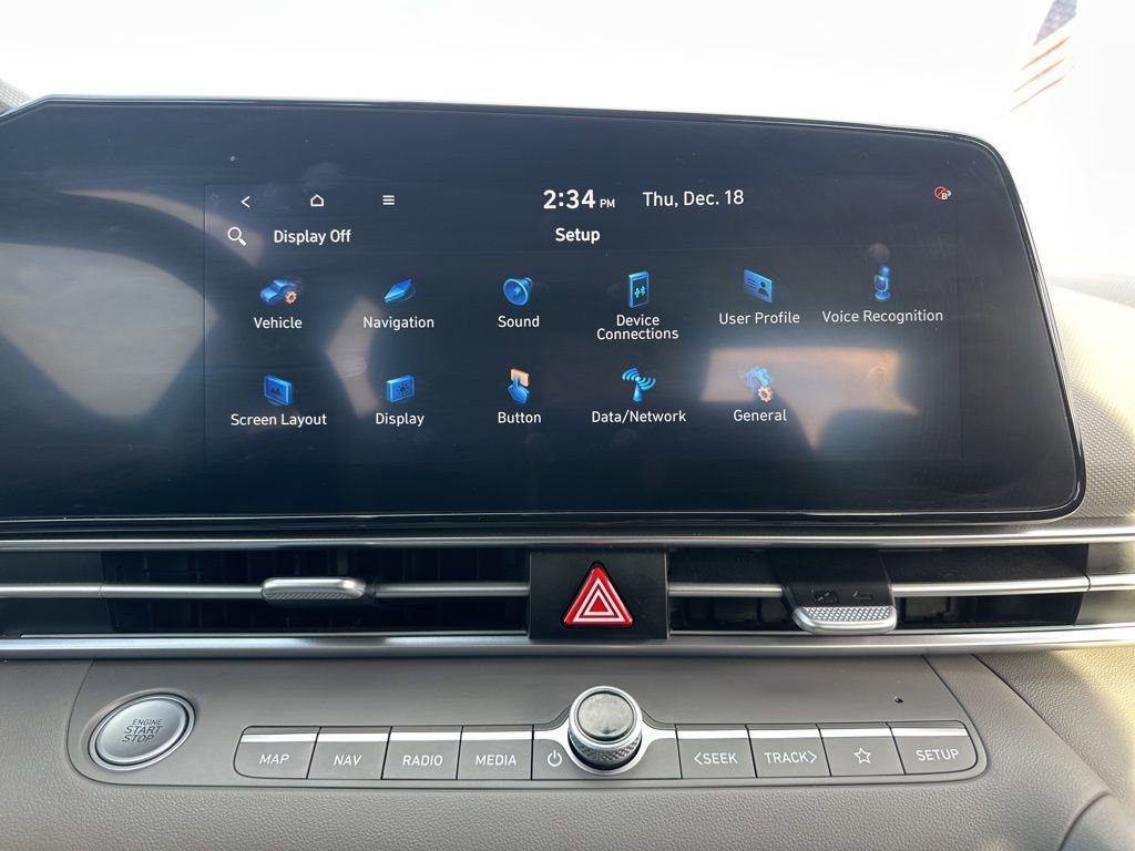 Used 2024 Hyundai Elantra SEL image 39