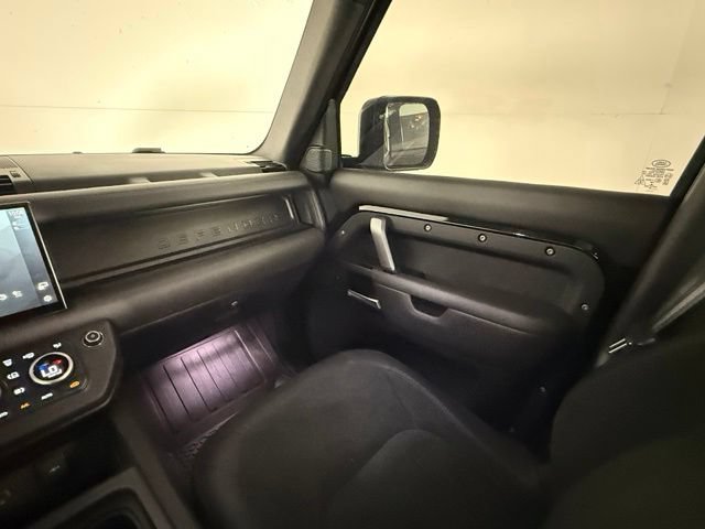 Used 2023 Land Rover Defender 110 V8 AWD/4WD image 19
