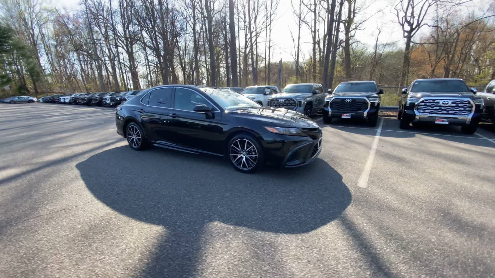 Used 2024 Toyota Camry SE FWD image 2