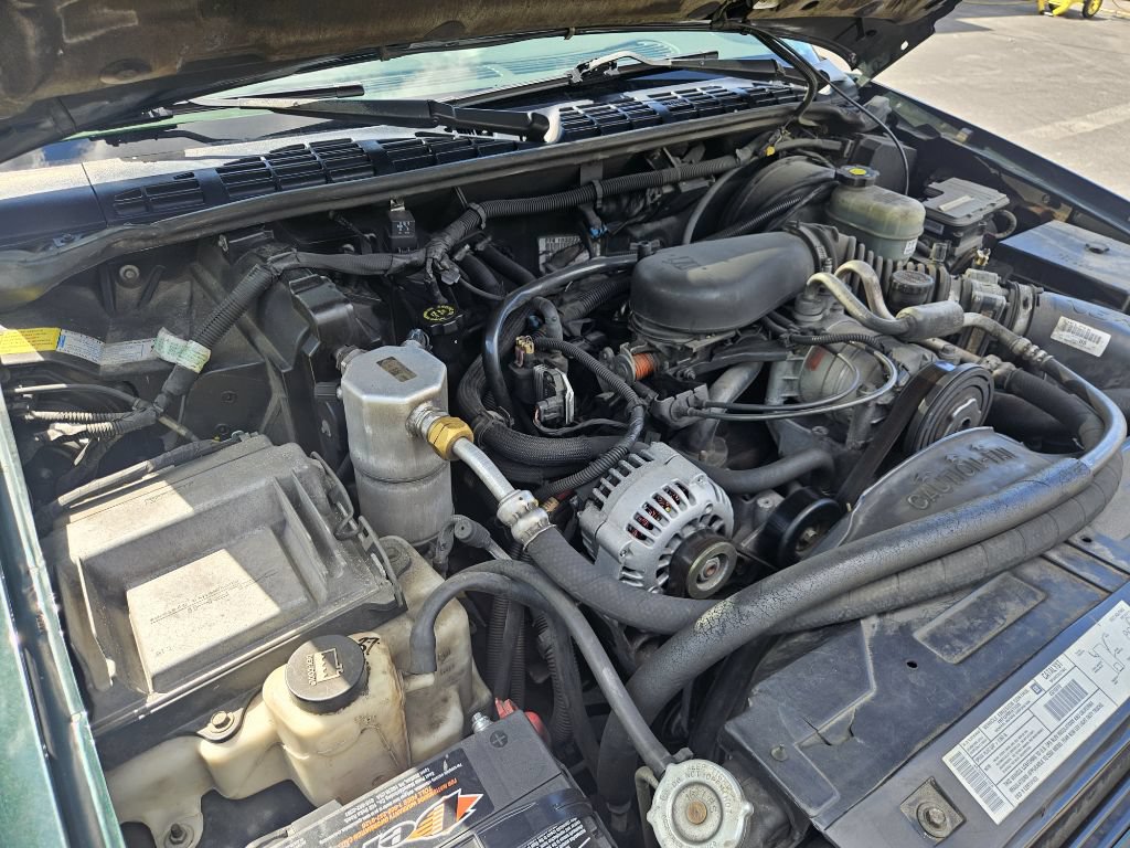 Used 2002 Chevrolet Blazer LS w/ Preferred Equipment Group AWD/4WD image 19