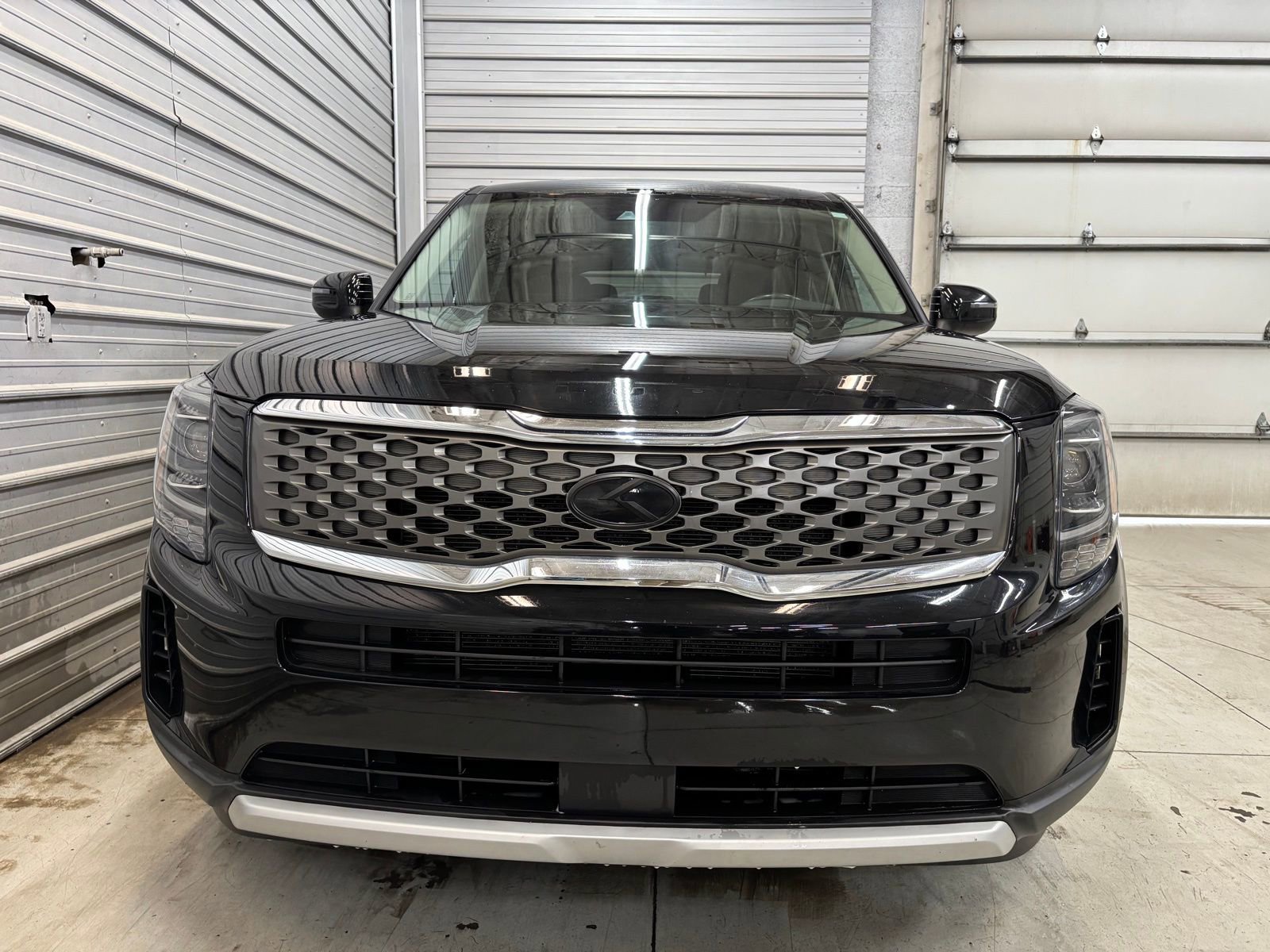 Used 2021 Kia Telluride LX image 2