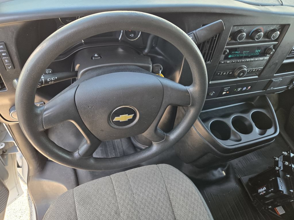 Used 2021 Chevrolet Express 2500 RWD image 30