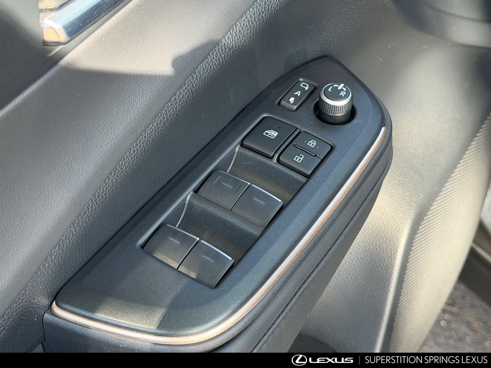 Used 2023 Toyota Crown Platinum AWD/4WD image 14