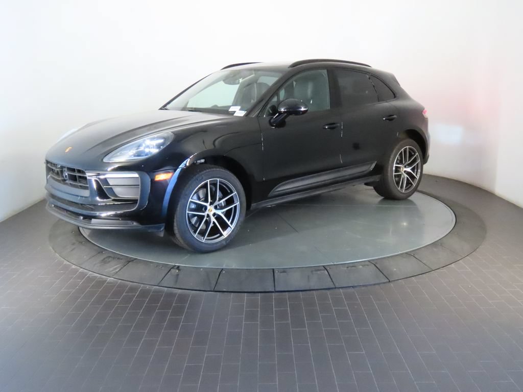 Certified 2026 Porsche Macan AWD/4WD image 1