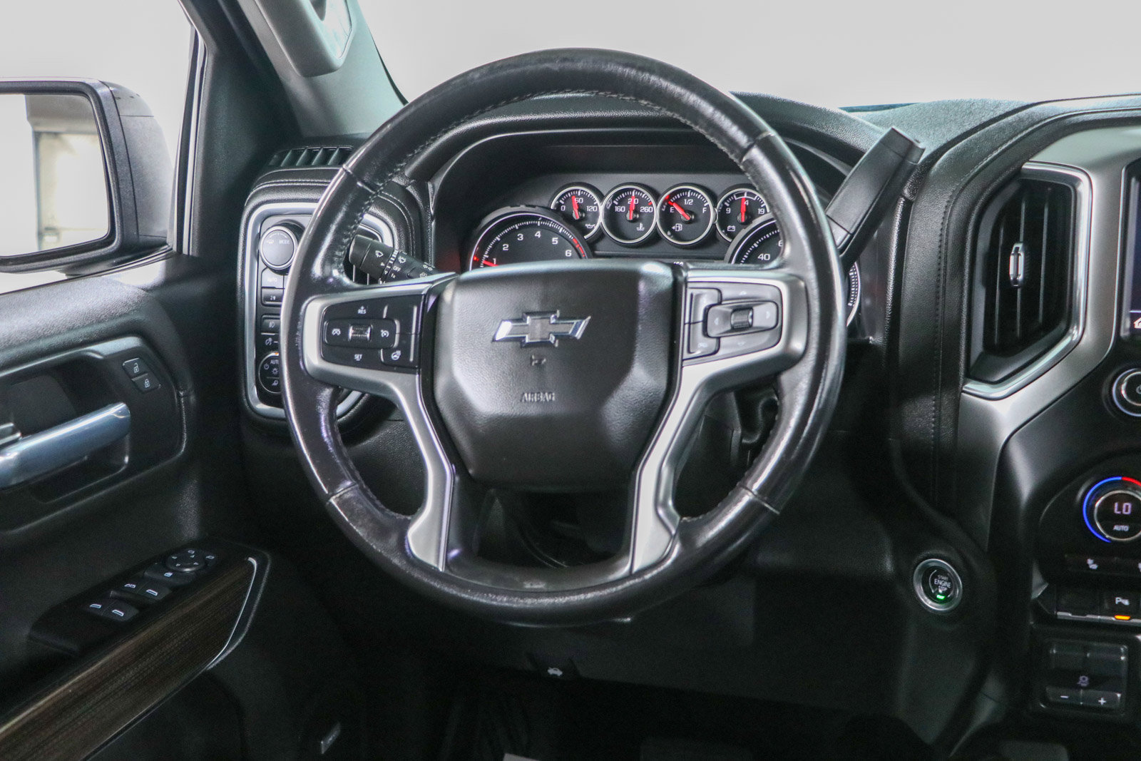 Used 2021 Chevrolet Silverado 1500 LT Trail Boss w/ Convenience Package II AWD/4WD image 13