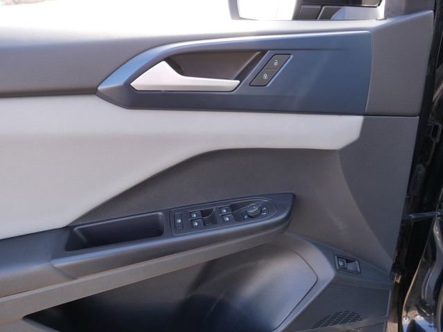 Used 2023 Volkswagen Taos SE image 16