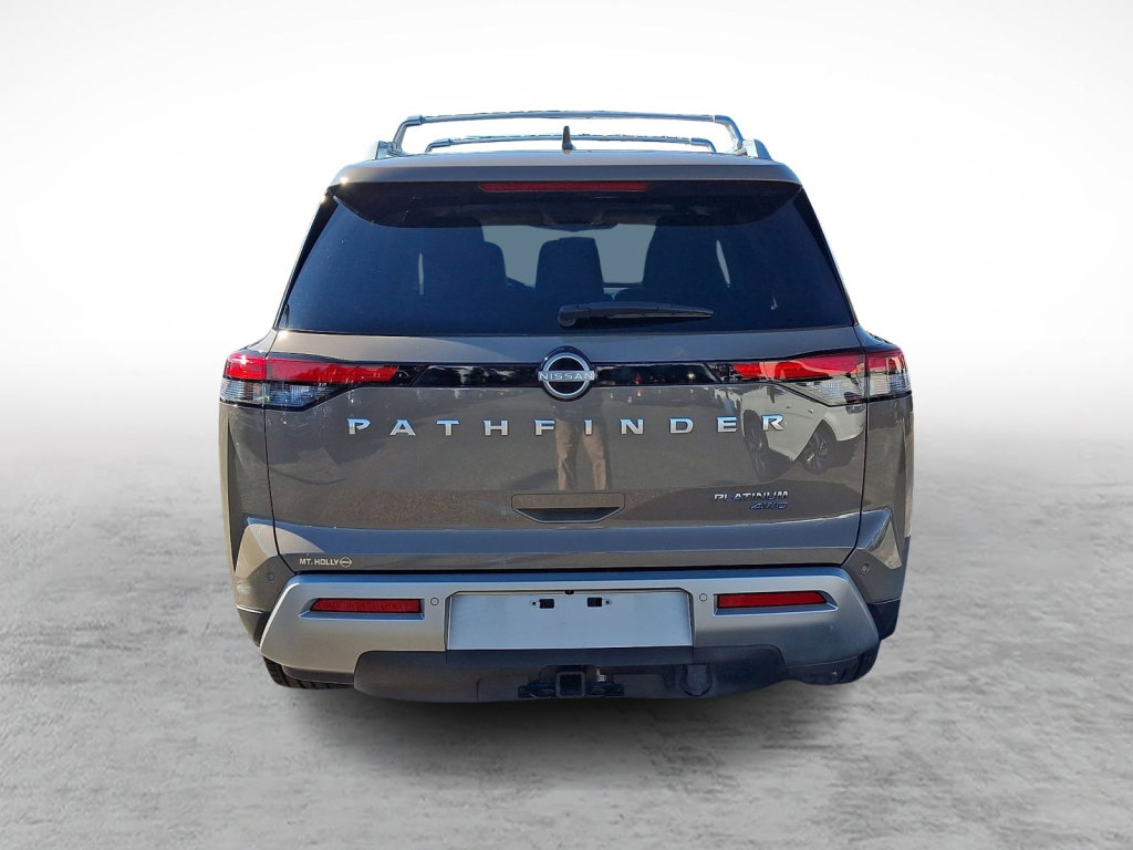 Used 2023 Nissan Pathfinder Platinum image 4