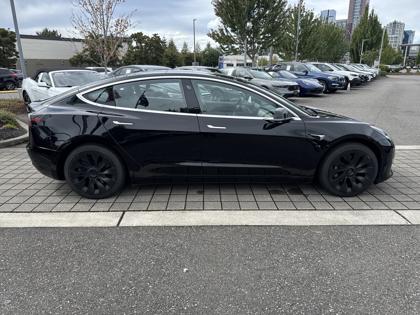 Used 2018 Tesla Model 3 Long Range RWD image 4