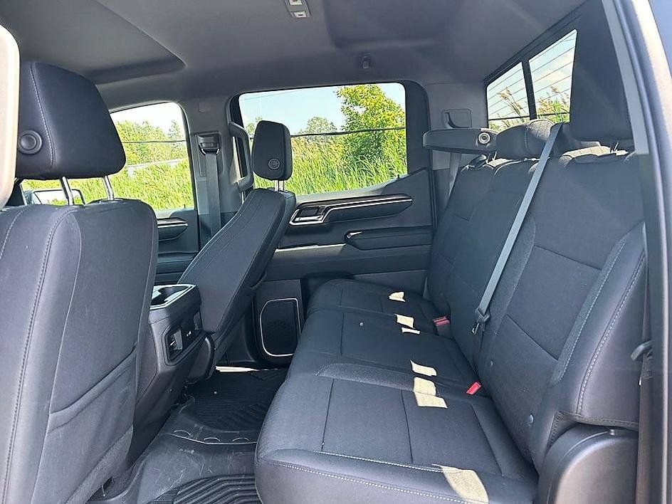 Used 2023 Chevrolet Silverado 1500 LT Trail Boss w/ Convenience Package II AWD/4WD image 26