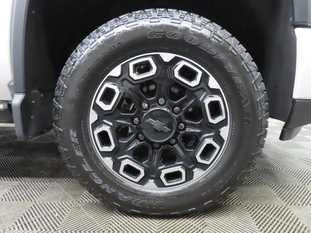 Used 2024 Chevrolet Silverado 2500 High Country w/ High Country Premium Package image 9