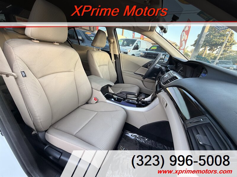 Used 2017 Honda Accord LX image 32