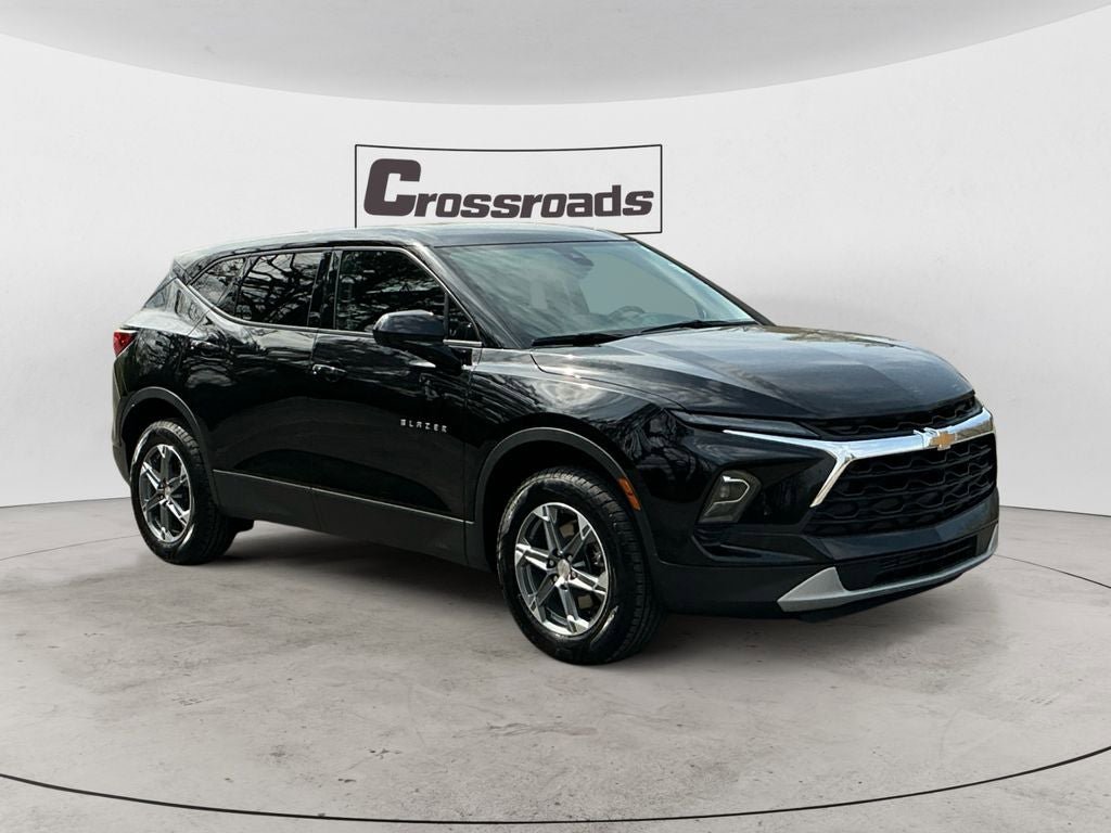 Used 2025 Chevrolet Blazer LT FWD image 7