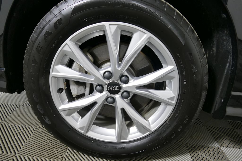 Used 2023 Audi Q3 2.0T Premium Plus w/ Premium Plus Package AWD/4WD image 9