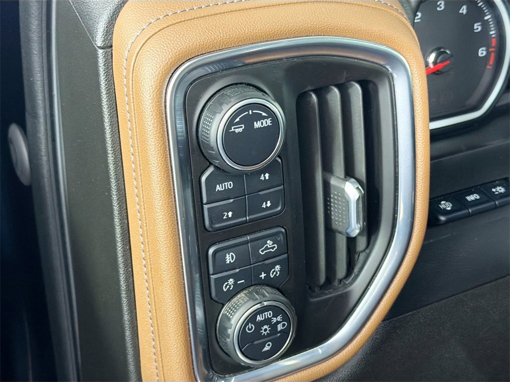 Used 2021 Chevrolet Silverado 1500 High Country w/ Technology Package image 10